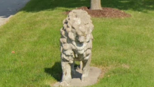 Help the class of 2024 replace the cement lions!