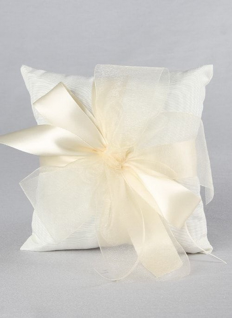 Opentip.com: Beverly Clark Collection Tres Beau Ring Pillow