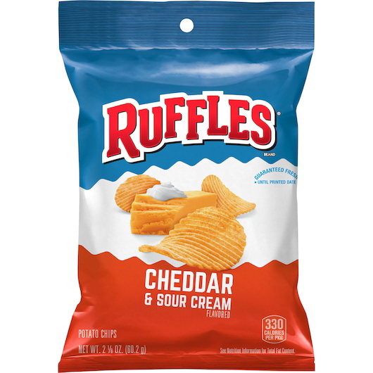 Ruffles进口代理批发 Ruffles 切达干酪和酸奶油 2.125 盎司、2.13 盎司，每箱 24 件