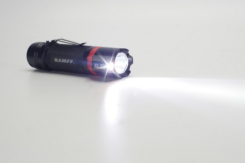 酷牌库|商品详情-Stkr Concept进口代理批发 Stkr Concept Bamff 4.0 双 LED 手电筒 400Lm，STKR Concepts 00339