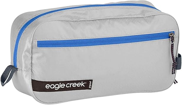 eagle creek进口代理批发 eagle Creek Pack-It Isolate Quick Trip S 旅行盥洗包采用防水涤纶防撕裂面料制成，全长拉链可见，配有拉链侧袋，蓝色/灰色