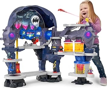 Fisher-Price进口代理批发 Fisher-Price Imaginext DC 超级朋友蝙蝠侠玩具超级环绕蝙蝠洞玩具套装，灯光、声音和短语适合 3 岁以上儿童，33 x 42 英寸