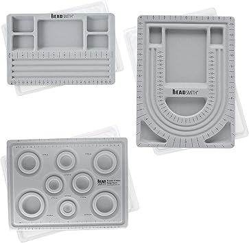 The Beadsmith进口代理批发 Beadsmith 珠板套装 3 块板 10.75 x 13.75、9.75 x 13.25 和 7.75 x 11.25 植绒表面、多通道、凹进隔层 创建和设计项链、手链等