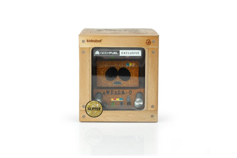 Kidrobot进口代理批发 Kidrobot KBR-150792-C 南方公园 Awesom-O Glitter 独家收藏人物，高 3 英寸