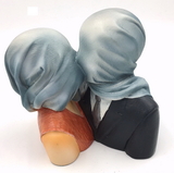 Parastone PA21MAG Pocket Art Magritte Lovers with Covered Heads Les Amants Statue