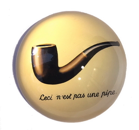 Parastone PMAG3 Ceci n'est pas une pipe Art Glass Paperweight by Magritte
