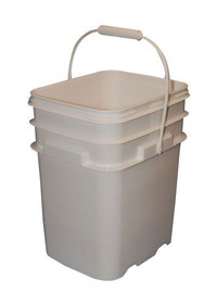 BASCO 5.3 Gallon EZ Stor&#174; Plastic Container with Handle