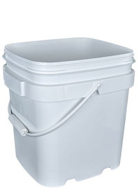 BASCO 6 1/2 Gallon EZ Stor&#174; Plastic Container With Handle