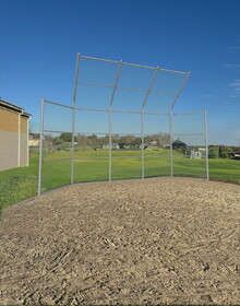 Bison BBSBSTOP30W Hooded/Winged Chain Link Backstop