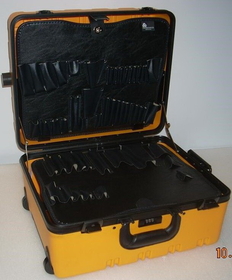 Chicago Case 95-8578 MDST9YCART Magnum Indestructo Tool Case with Wheels and Handle