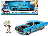 Jada 32038  1970 Plymouth 440-6BBL RoadRunner Light Blue Metallic with Black Hood and Wile E. Coyote Diecast Figurine 