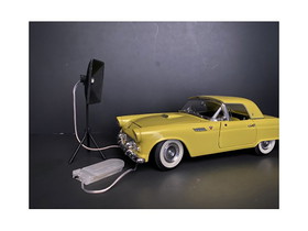 American Diorama 38439  Photographer Lighting Kit, Set of 2 Lights for 1/24 Scale Models