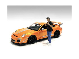 American Diorama 76382  "Car Meet 1" Figurine VI for 1/24 Scale Models