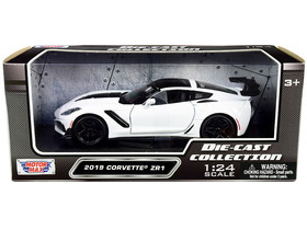 Motormax 79356w  2019 Chevrolet Corvette ZR1 White with Black Accents 1/24 Diecast Model Car