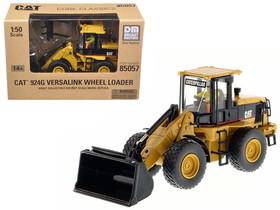 Diecast Masters 85057C  CAT Caterpillar 924G Versalink Wheel Loader with Work Tools with Operator "Core Classics Series" 1/50