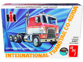 AMT AMT1203  Skill 3 Model Kit International Transtar CO-4070A Truck Tractor 1/25 Scale Model