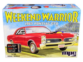 MPC MPC918M  Skill 3 Model Kit 1967 Pontiac GTO "Weekend Warrior" 3 in 1 Kit 1/25 Scale Model