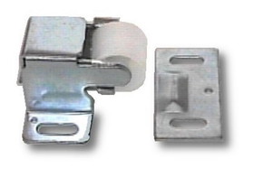 D. Lawless Hardware Large 3/4" Single Roller Catch - Zinc Plated C24-C623-2