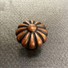 Avante 1-1/3" Pumpkin Knob Antique Copper
