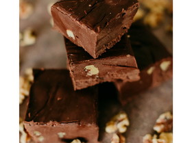 Dutch Valley Chocolate Walnut Fudge 12/8oz, 598176