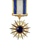 Eagle Emblems M0010 Medal-Usaf, Dist.Service (3-1/4
