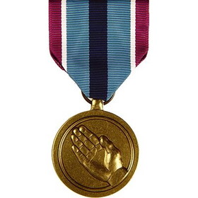 Eagle Emblems M0063 Medal-Humanitarian Svc. (2-7/8")