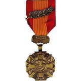 Eagle Emblems M0076 Medal-Viet, Cross Of Galnt         (W/Palm) (3-1/4