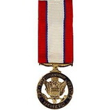 Eagle Emblems M2008 Medal-Army, Dist.Service (Mini) (2-1/4