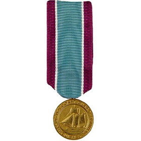 Eagle Emblems M2011 Medal-Uscg,Dist.Service (MINI), (2-1/4")