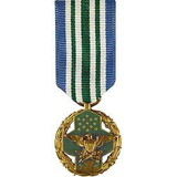 Eagle Emblems M2024 Medal-Joint Serv.Commend. (Mini) (2-1/4