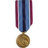 Eagle Emblems M2063 Medal-Humanitarian Svc. (MINI), (2-1/4