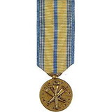 Eagle Emblems M2166 Medal-Uscg, Armed Forc.Rsv (Mini) (2-1/4