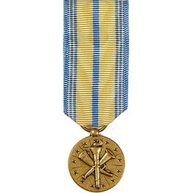 Eagle Emblems M2166 Medal-Uscg, Armed Forc.Rsv (Mini) (2-1/4")