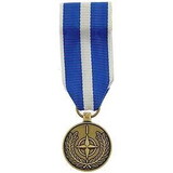 Eagle Emblems M2258 Medal-Nato, Kosovo Service (Mini) (2-1/4