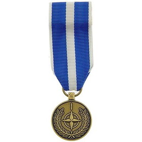 Eagle Emblems M2258 Medal-Nato,Kosovo Service (MINI), (2-1/4")