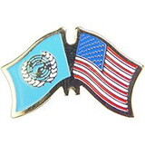 Eagle Emblems P09816 Pin-Usa/United Nations (Cross Flags) (1-1/8
