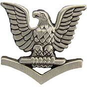 Eagle Emblems P10151 Pin-Usn,Petty Off.3Cl,Lf (7/8"x13/16")