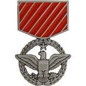 Eagle Emblems P14401 Pin-Medal,Usaf Combat Act (1-3/16")