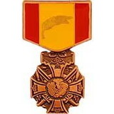 Eagle Emblems P15078 Pin-Medal, Viet, Cross Galt (1-3/16
