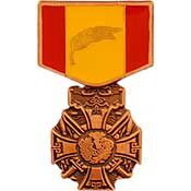 Eagle Emblems P15078 Pin-Medal,Viet,Cross Galt (1-3/16")
