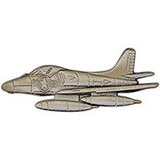 Eagle Emblems P16029 Pin-Apl, A-04 Skyhawk (Pwt) (2-1/2