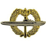 Eagle Emblems P16155 Pin-Usn, Sub.Wreath (1-11/16