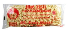 Atoom Instant Noodles (Mie Asli/Cap Atoom Bulan), 7 OZ, Case of 20