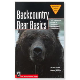 MOUNTAINEERS BOOKS 1-59485-028-3 Backcountry Bear Basics