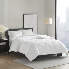 Oversized Down Alternative Comforter B035129273