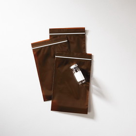Health Care Logistics - UV Protection Zippit&reg; Bags, Amber, 4 x 6