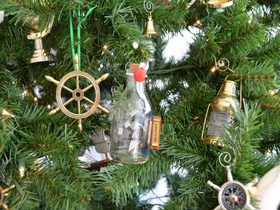 Handcrafted Model Ships MayflowerBottle5-XMASS Mayflower Ship in a Glass Bottle Christmas Tree Ornament