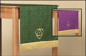 RJ Toomey LC029 Jacquard Reversible Table Runner With Cross: Purple/Green