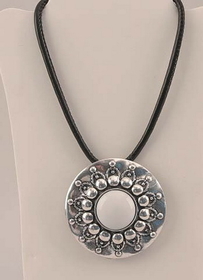IWGAC 049-40348 Silver Tone Pendant Necklace
