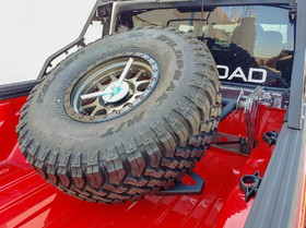 Dv8 TCGL-01 Gladiator Bed Tire Mount